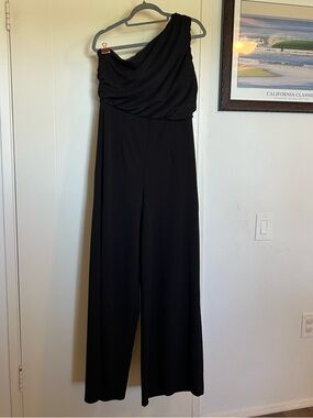 Love X Design One-Shoulder Black Wide-Leg Jumpsuit